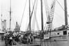 Longshoremen back then: government wants to reclaim the waterfront