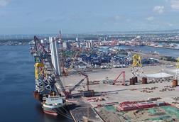 12.16-1_Image 1. Port of Taichung Wharf No. 37 in operation (recent photo)