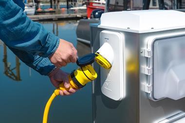 Electric connection point at a port