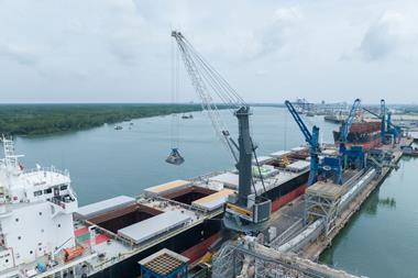 liebherr-lps-550-baria-serece-phu-my-port-1-LQ