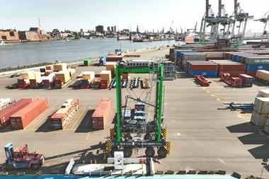 KC Noell hydrogen straddle carrier at portside