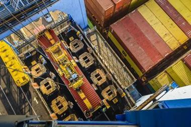 manutention-de-conteneurs-au-portique-samuel-salamagnon