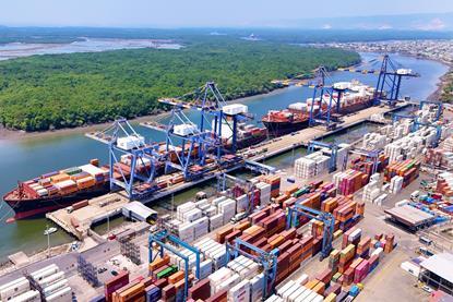 The picture shows Hanseatic Global Terminal's Terminal Portuario Guayaquil