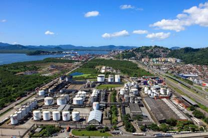 Image shows a Stolthaven Terminals green ammonia storage facility