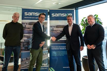 The image shows eCap Marine shaking hands on the contract with Samskip