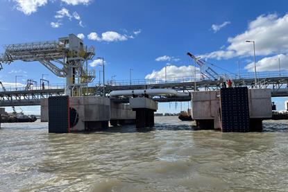 cone-fenders_lng-terminal_terminal-maritima-rosales_buenos-aires_argentina_shibata