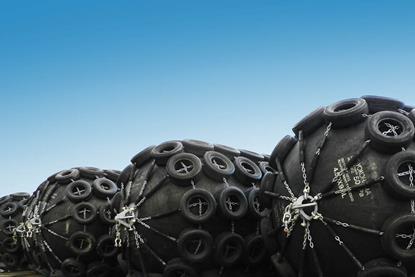 A close up image of the Jumbo Fender Rapid Deploy system