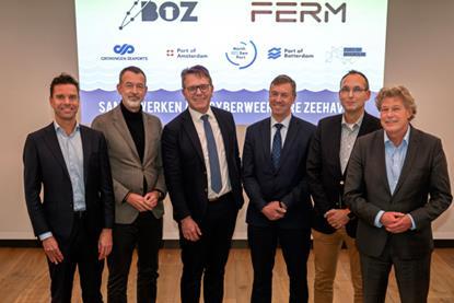 (l-r) Marijn van Schoote (CISO Port of Rotterdam), Boudewijn Siemons (CEO Port of Rotterdam), Cas König (CEO Groningen Seaports), Peter van Parys (COO North Sea Port), Paul Dirkx (CEO Port of Moerdijk), Koen Overtoom (CEO Port of Amsterdam)