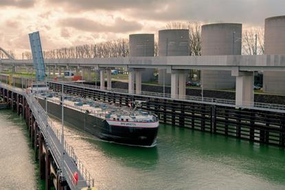 RPT Bristol travelling through the Rozenburg Lock at the Port of Rotterdam