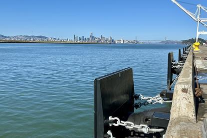 bollards_container-terminal_port-of-oakland_california_shibatafenderteam_01