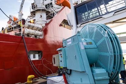 The image shows the Cavotec PowerRun system