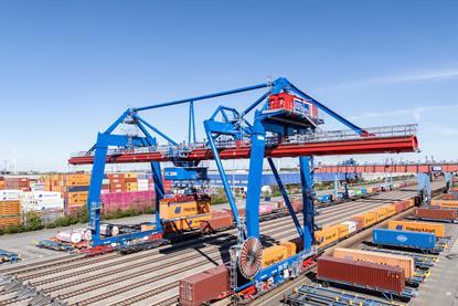 remote control rail gantry crane at the HHLA CTA
