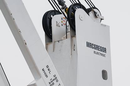 MacGregor electric crane