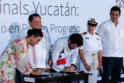 Momento firma Memorandum APM Terminals Gobierno Estado