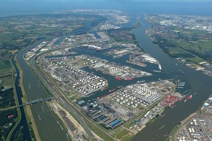 Shell are due to take the delivery of an LNG bunker vessel at the Port of Rotterdam in mid-2017