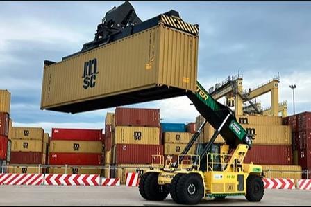 A picture of a Hyster electric container handler