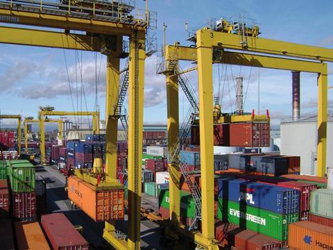 Liebherr rubber-tyred gantry cranes