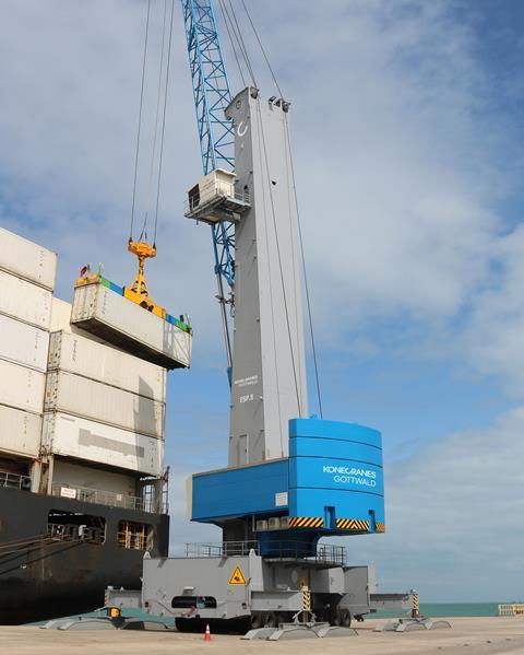 Konecranes Gottwald ESP.8 hybrid mobile harbour crane