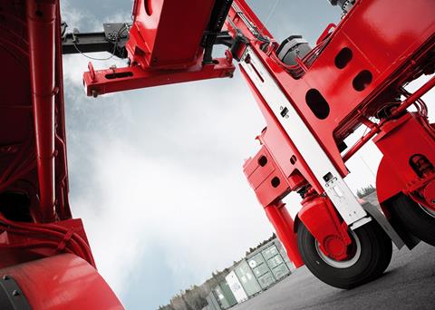 Kalmar wins order for nine diesel-electric straddle carriers