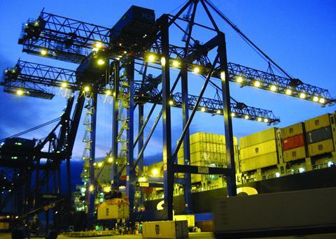 The spreader-STS crane interface needs to be seamless, regardless of how many OEMs are involved