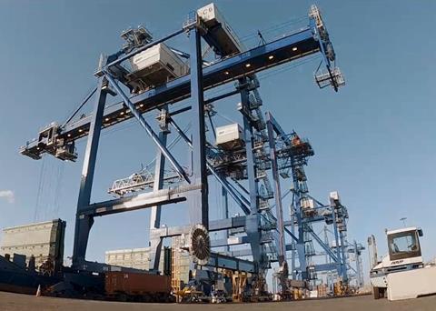 Ship to shore cranes