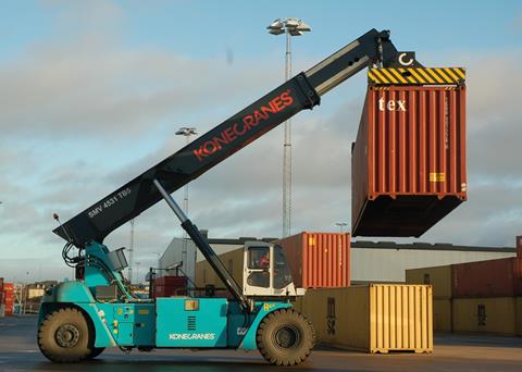 The Konecranes hybrid reachstacker SMV 4531 TB5