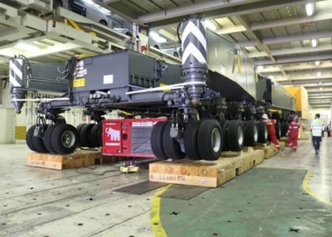 Liebherr hybrid mobile harbour crane